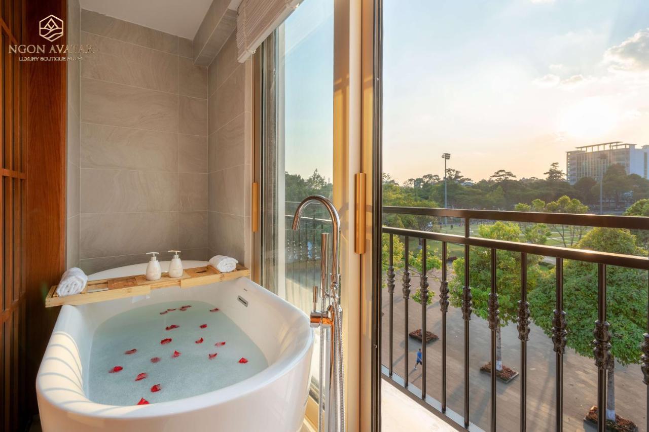 Ngon Avatar Hotel Плейку Экстерьер фото